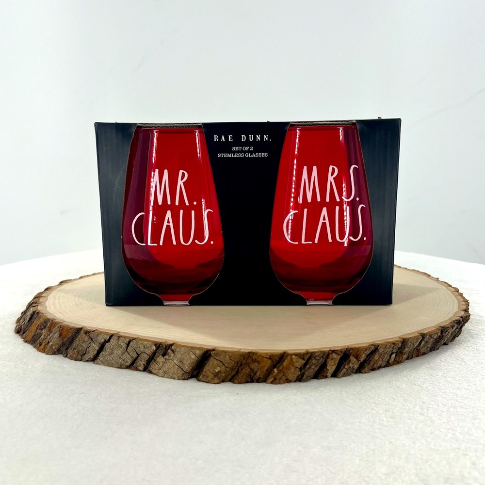 NWT Rae Dunn “Mr. Claus & Mrs. Claus” Stemless Glasses